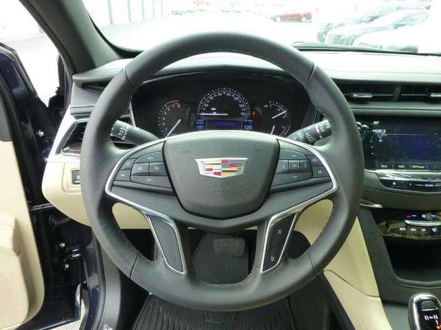 2017 Cadillac XT5 4dr SUV